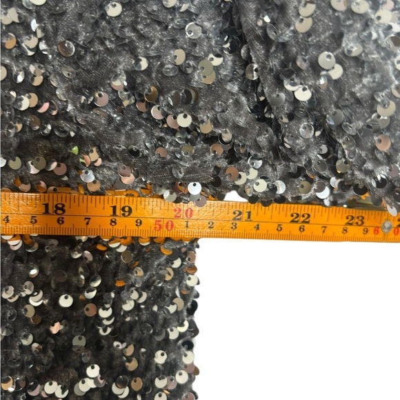 NWT Alex Marie Lia Sequin Velvet Top Silver Crew Neck Short Sleeve Size Large - Picture 8 of 10